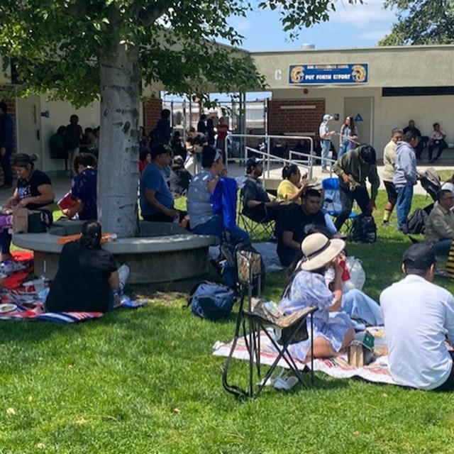 Parents join our campus for a Picnic in the Quad